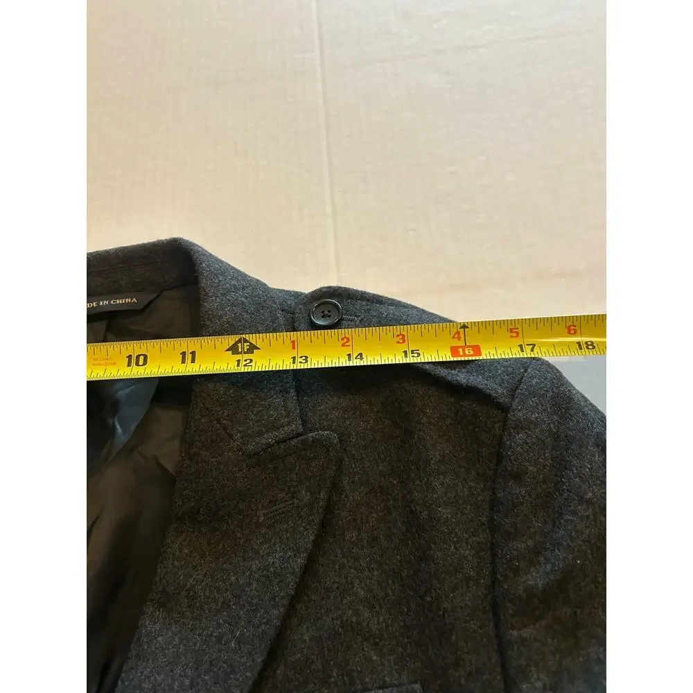 Banana Republic command attention